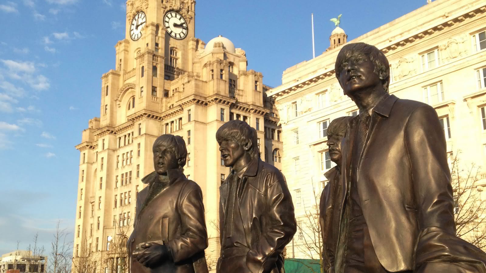 Estatuas de bronce de los cuatro Beatles en Liverpool