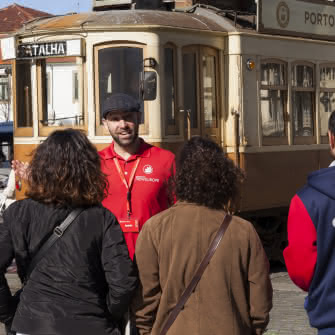 porto local guide showing guests the city